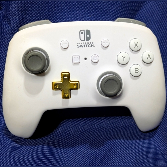 NINTENDO SWTICH 🔥 Power A Enhanced Wireless Controller | White & Gold | NM - Picture 8 of 8